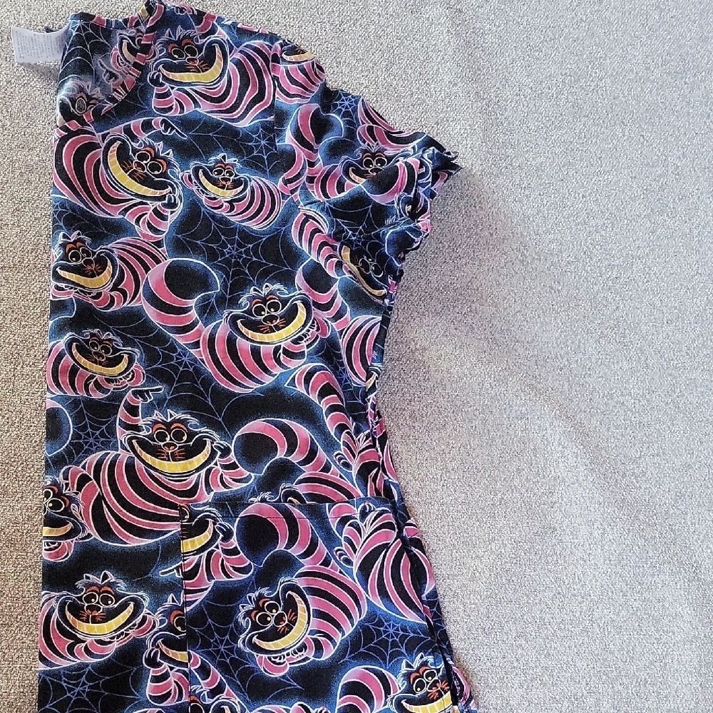 Disney Uniform Alice In Wonderland Women's Blue and Pink Patterned Top Size XL - Picture 4 of 5